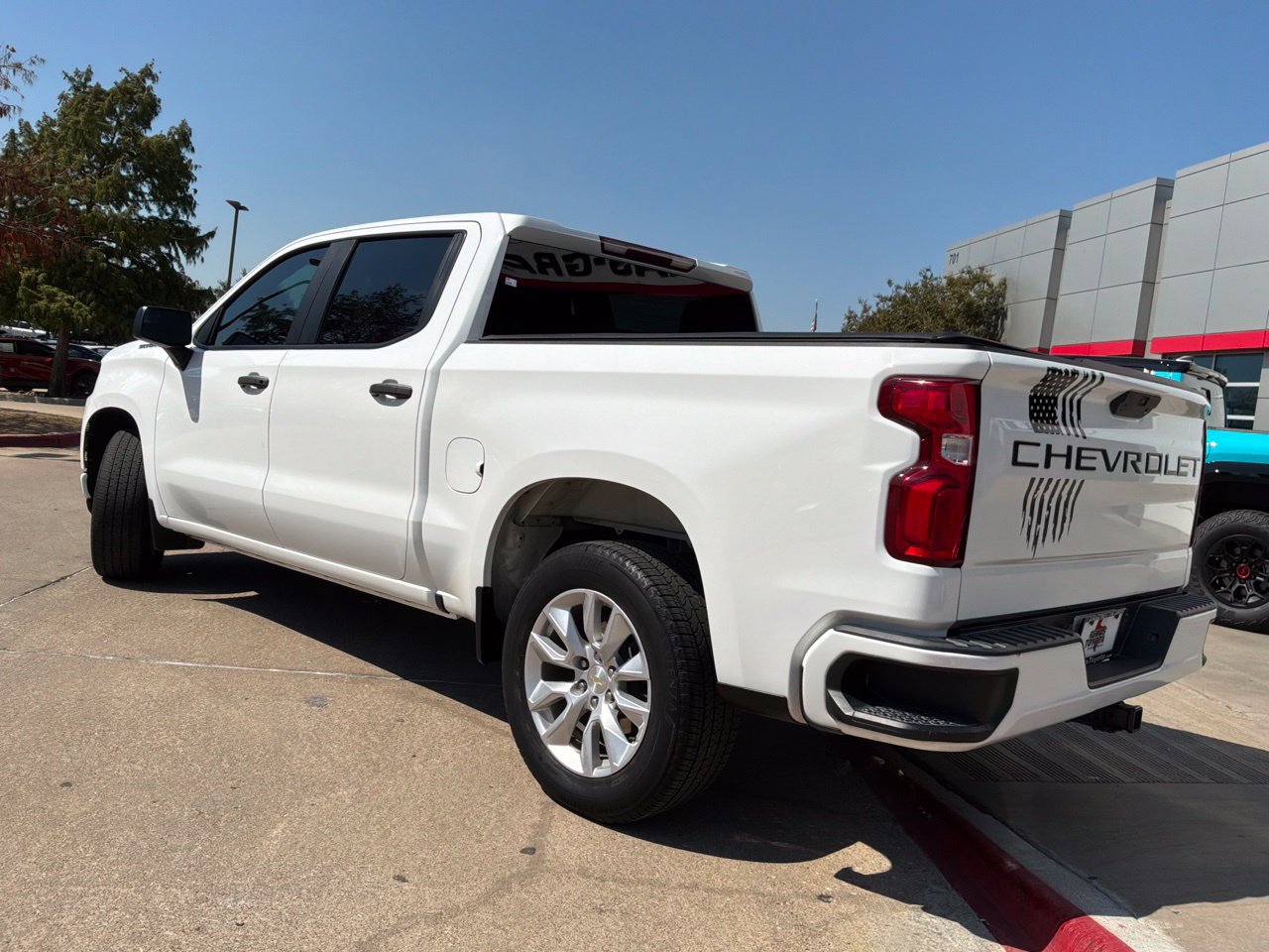 Used 2022 Chevrolet Silverado 1500 Custom w/ Safety Confidence Package RWD image 8