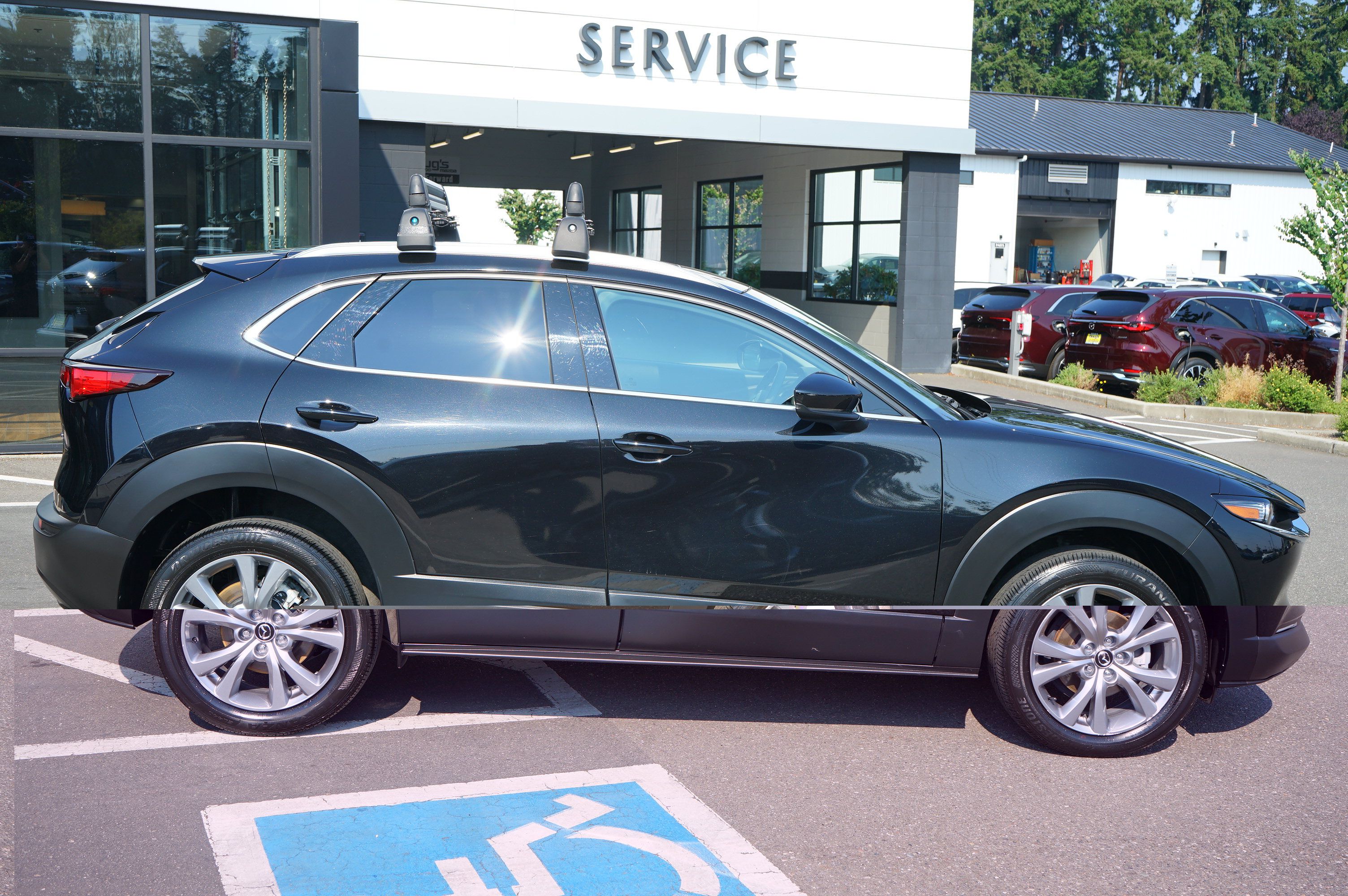 Used 2022 MAZDA CX-30 AWD 2.5 S w/ Premium Package image 2
