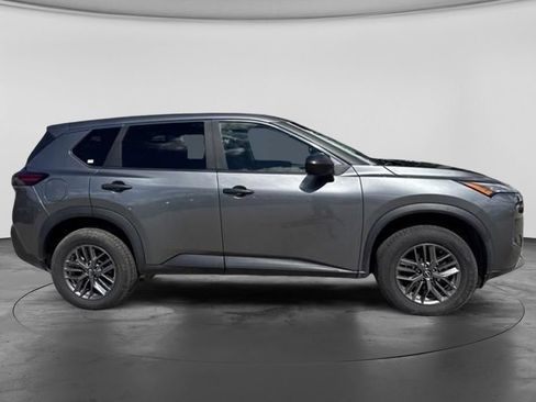 Used 2023 Nissan Rogue S AWD/4WD image 15
