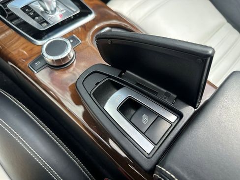 Used 2020 Mercedes-Benz SLC 300 image 32