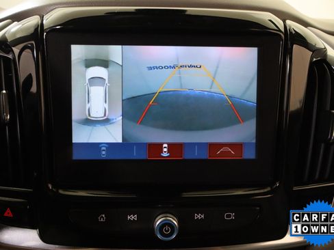 Used 2018 Chevrolet Traverse LT w/ LPO, Floor Liner Package FWD image 27