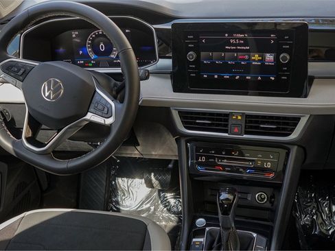 New 2025 Volkswagen Taos SE image 23
