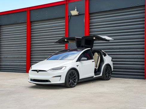 Used 2023 Tesla Model X AWD/4WD image 1
