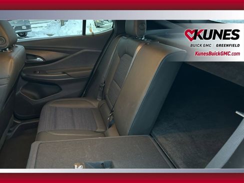 Used 2025 Buick Envista Preferred image 34