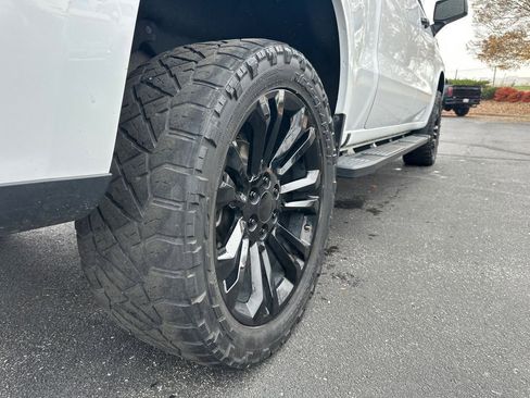 Used 2021 Chevrolet Silverado 1500 LT Trail Boss w/ Convenience Package II image 6