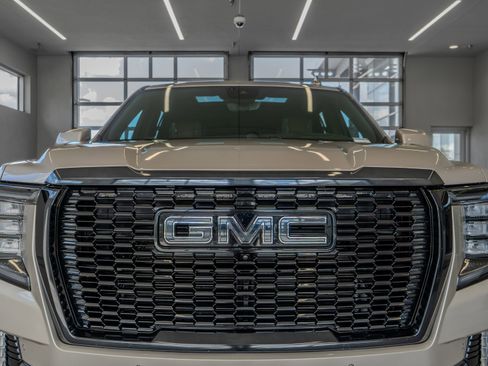 Used 2023 GMC Yukon Denali Ultimate image 23