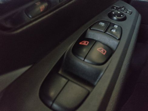 Used 2024 Nissan Kicks SR w/ SR Premium Package FWD image 27