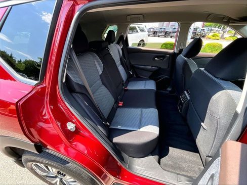 Used 2023 Nissan Rogue SV AWD/4WD image 16