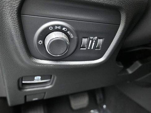 New 2025 Jeep Grand Cherokee L Altitude image 26