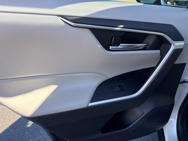 Used 2021 Toyota RAV4 XLE Premium AWD/4WD image 20