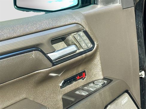 Used 2022 GMC Sierra 1500 AT4 w/ AT4 Premium Package image 18