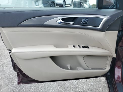 Used 2018 Lincoln MKZ Premiere w/ Magnetic Appearance Package image 10