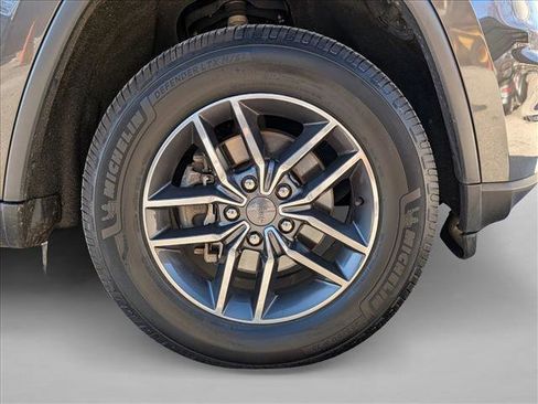 Used 2019 Jeep Grand Cherokee Limited image 27