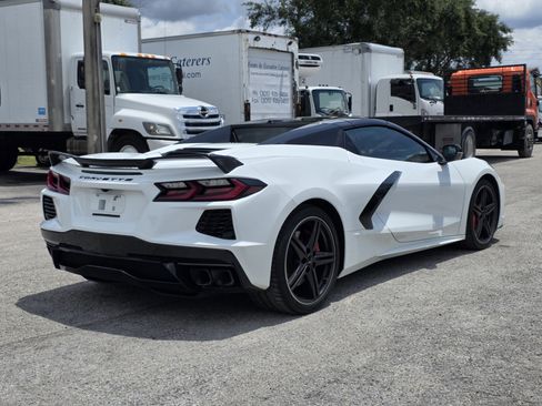 Used 2024 Chevrolet Corvette Stingray Premium Conv w/ Z51 Performance Package RWD image 7