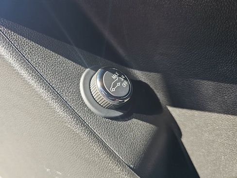 Used 2025 Cadillac XT6 Sport w/ LPO, Floor Liner Package image 31