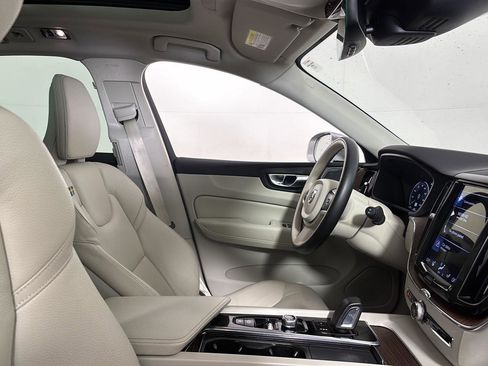 Used 2021 Volvo XC60 T8 Inscription Expression image 25