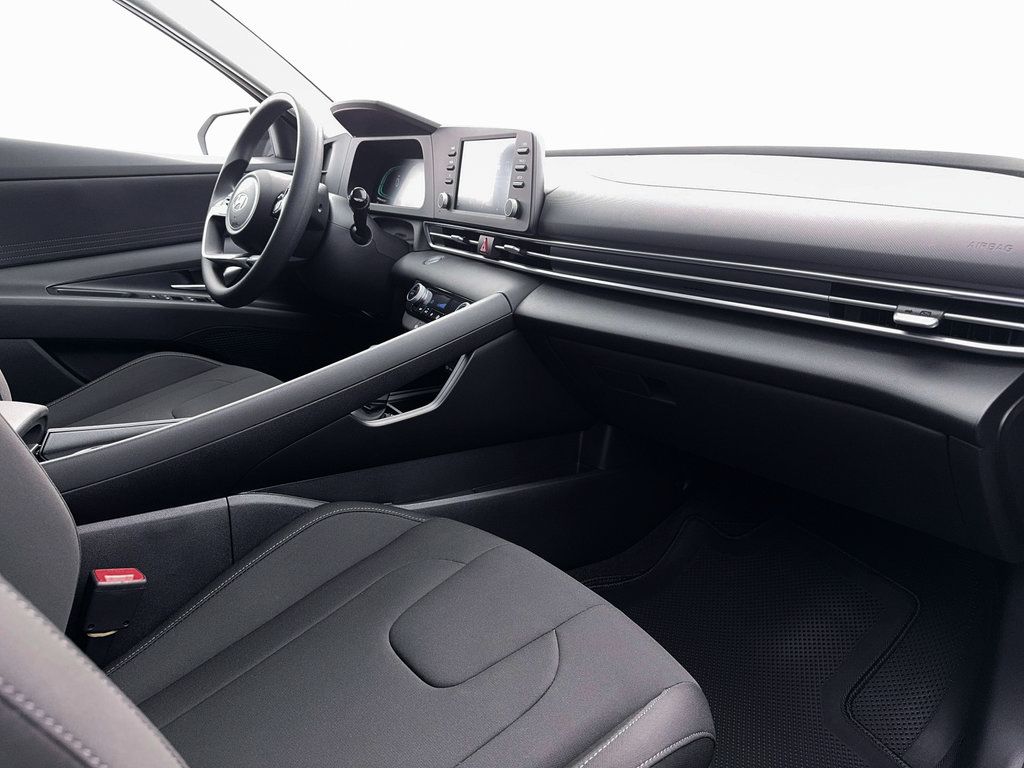 New 2026 Hyundai Elantra Hybrid FWD image 16