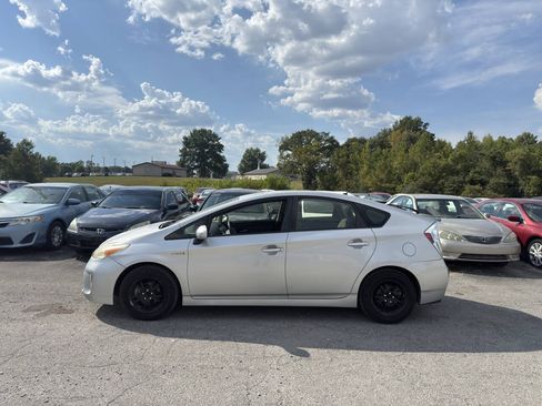 Used 2014 Toyota Prius Two FWD image 3