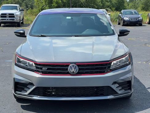 Used 2018 Volkswagen Passat 3.6 FWD image 37