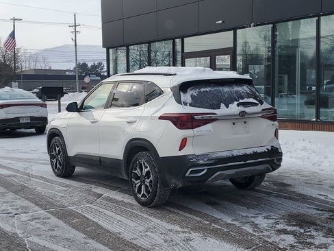 Used 2021 Kia Seltos EX image 3