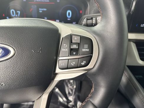 Used 2026 Ford Explorer Active AWD/4WD image 13