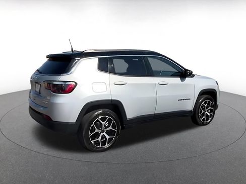 Used 2025 Jeep Compass Limited AWD/4WD image 12