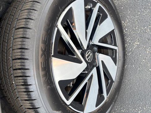 Used 2025 Volkswagen Atlas SE AWD/4WD image 8