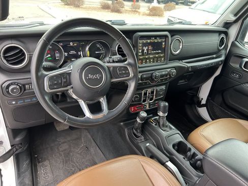 Used 2022 Jeep Wrangler Unlimited Rubicon 4xe w/ Dual Top Group image 9