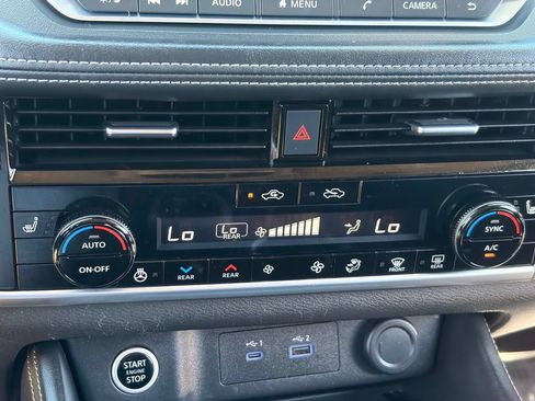 Used 2021 Nissan Rogue SL FWD image 24