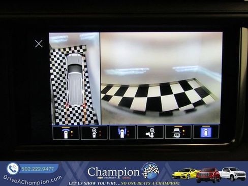 Used 2022 GMC Yukon Denali AWD/4WD image 7