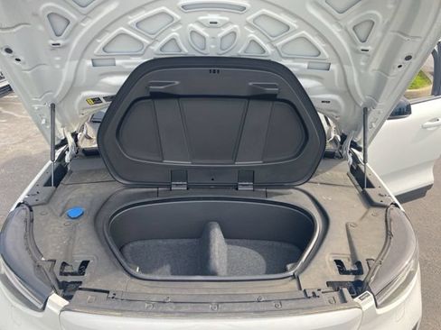 Used 2023 Volvo XC40 Recharge Ultimate w/ Protection Package Premier AWD/4WD image 23