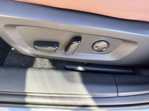 New 2025 Mitsubishi Outlander SEL image 24