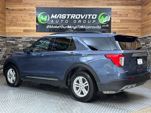 Used 2021 Ford Explorer XLT w/ Equipment Group 202A AWD/4WD image 16