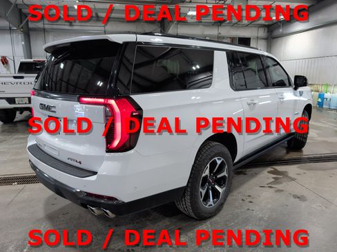 Used 2026 GMC Yukon XL AT4 w/ AT4 Premium Plus Package image 3