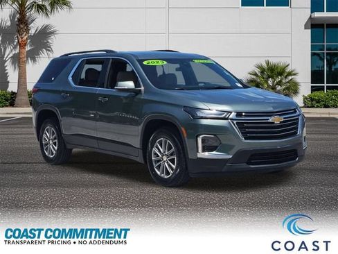 Used 2023 Chevrolet Traverse LT FWD image 3