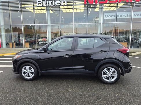 Used 2024 Nissan Kicks S image 11