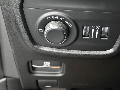 New 2025 Jeep Grand Cherokee L Altitude image 36