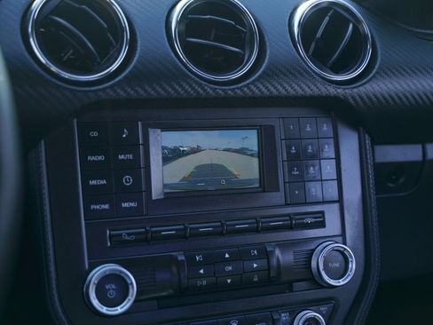 Used 2017 Ford Mustang Coupe image 19