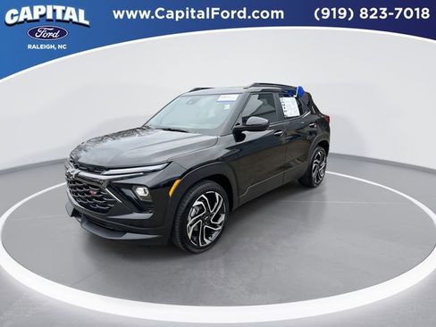 Used 2025 Chevrolet TrailBlazer RS w/ Convenience Package image 4