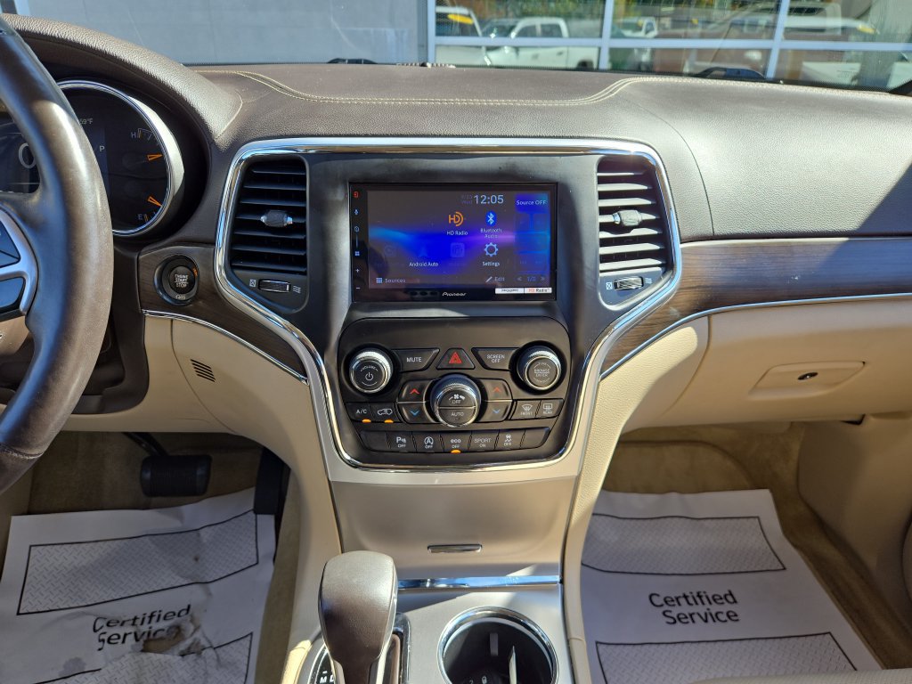 Used 2018 Jeep Grand Cherokee Overland AWD/4WD image 22