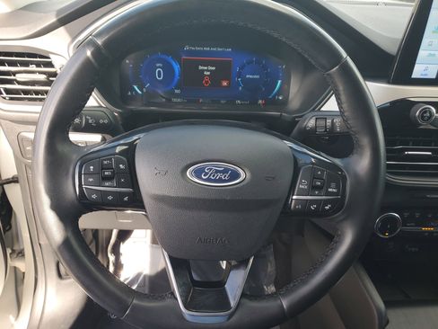 Used 2022 Ford Escape SEL w/ Technology Package image 25
