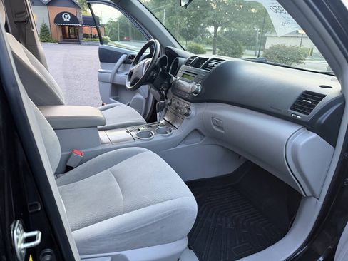 Used 2010 Toyota Highlander 2WD image 13