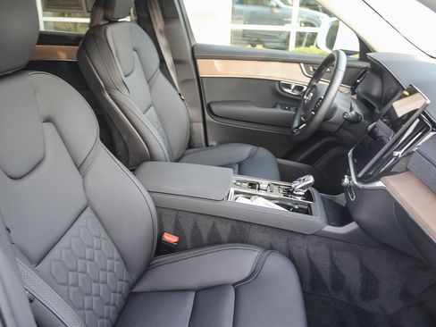 Certified 2025 Volvo XC90 B6 Core w/ Climate Package image 25