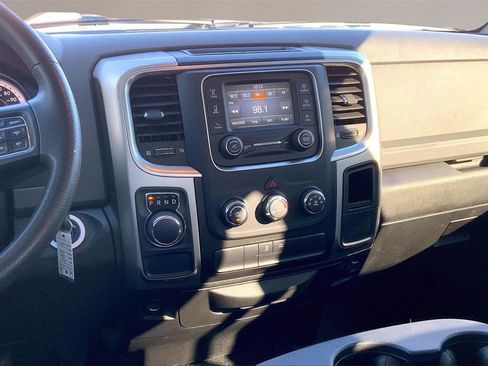 Used 2019 RAM 1500 Classic SLT image 6