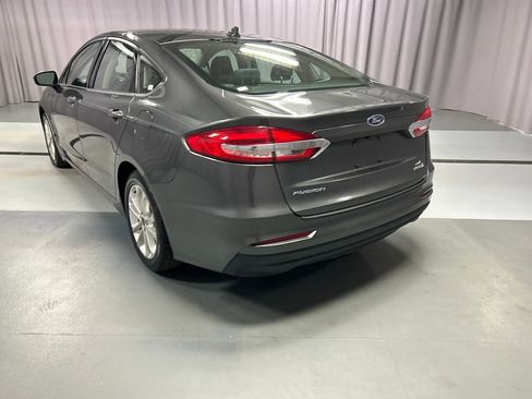 Used 2019 Ford Fusion SE image 5