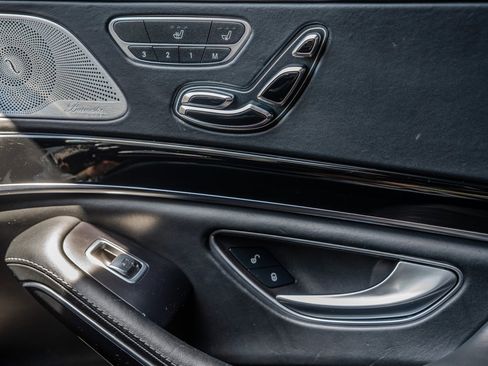 Used 2016 Mercedes-Benz Maybach S 600 image 24