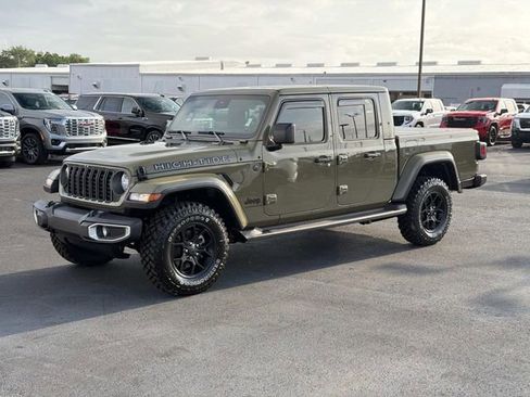 Used 2025 Jeep Gladiator Sport image 7