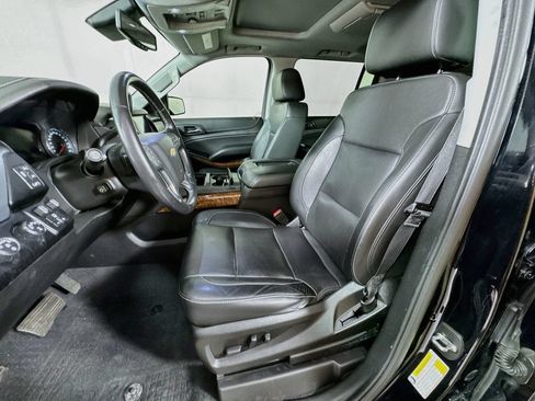 Used 2020 Chevrolet Suburban Premier AWD/4WD image 24