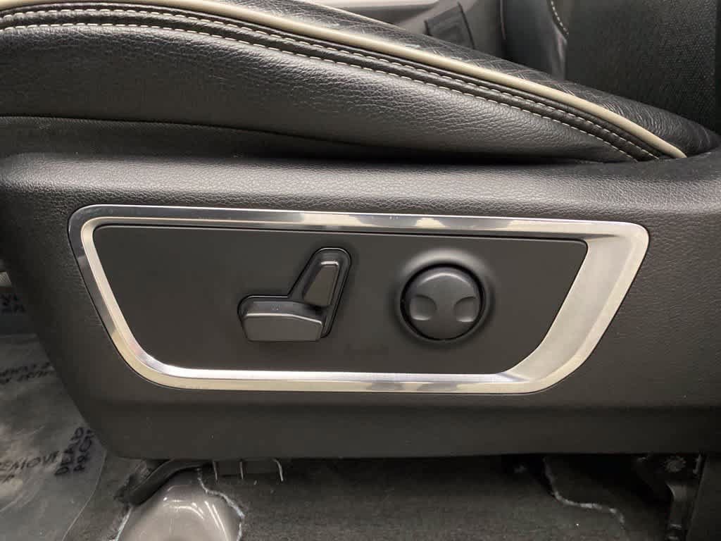 Used 2024 RAM 1500 Laramie AWD/4WD image 14