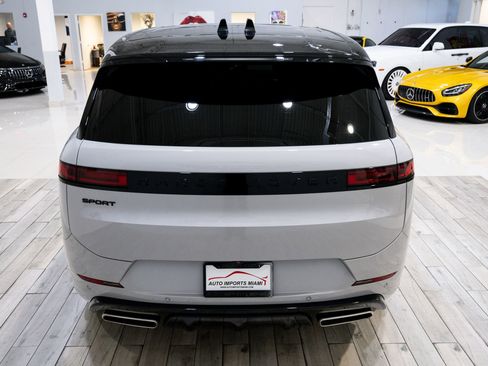 Used 2025 Land Rover Range Rover Sport Dynamic SE image 15